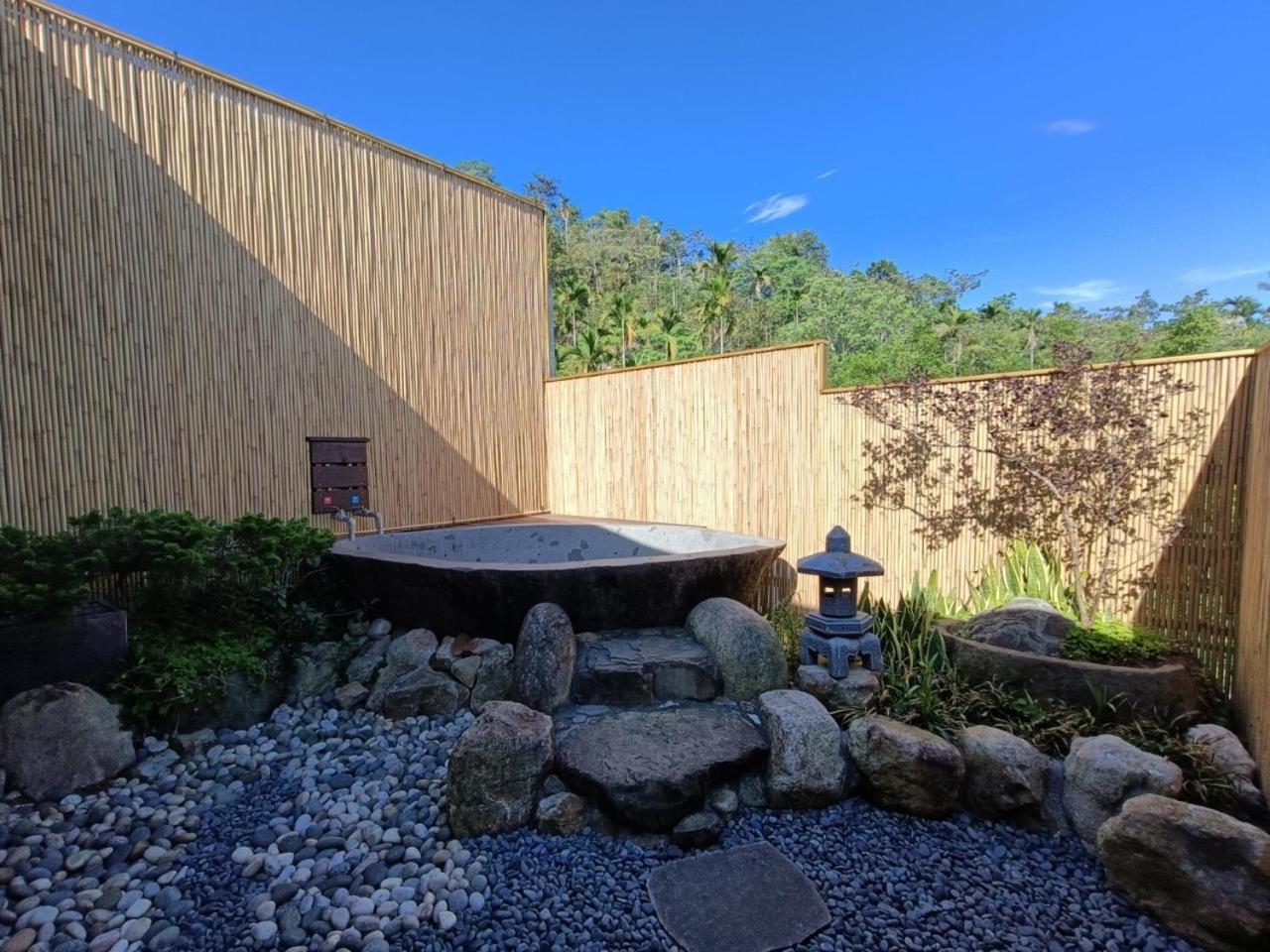 Roaming Cloud Sun Moon Lake B&B Yuchi Eksteriør billede